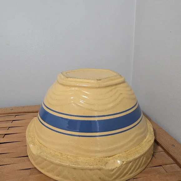 Vintage Yellow and Blue Ceramic Bowl - Picture 3 of 3